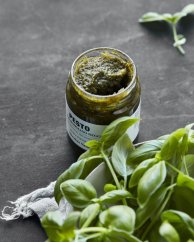 Bazalkové pesto s parmazánem