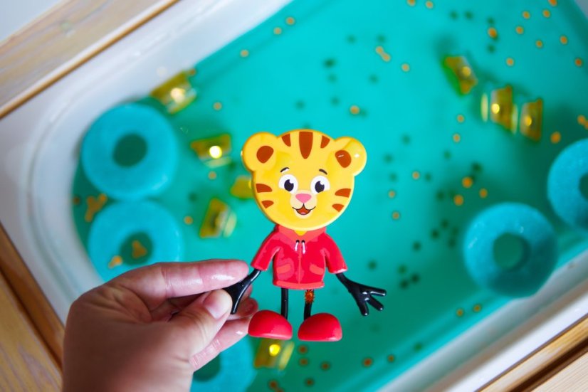 Svítící postavička s vodními kostkami Daniel Tiger