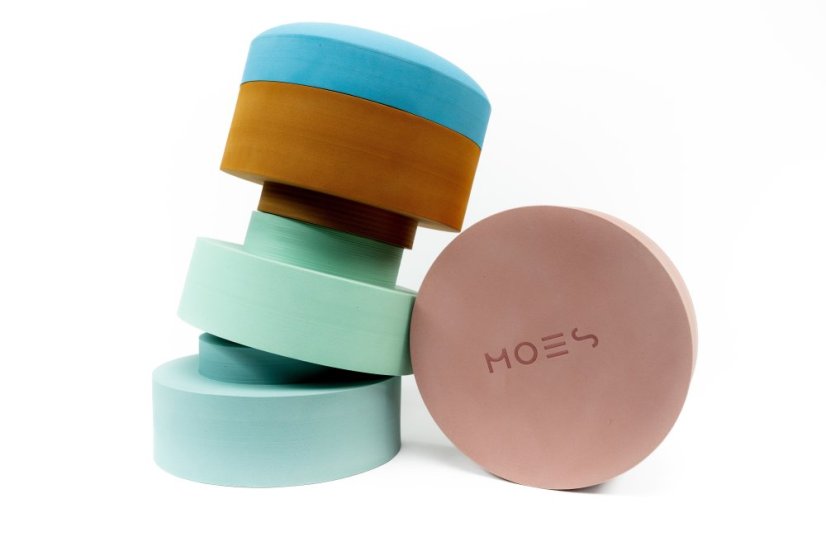 Stolička z balančních kamenů Rainbow Chair Ocean