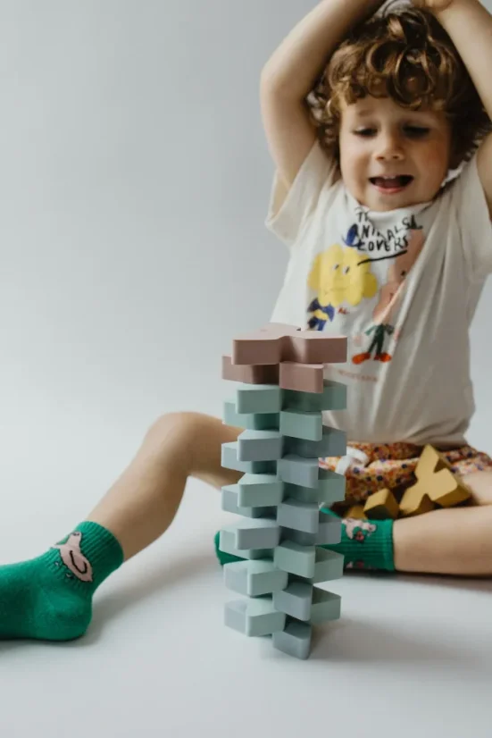 Trianglo – kreativní stavebnice z trojúhelníků 24 dílků