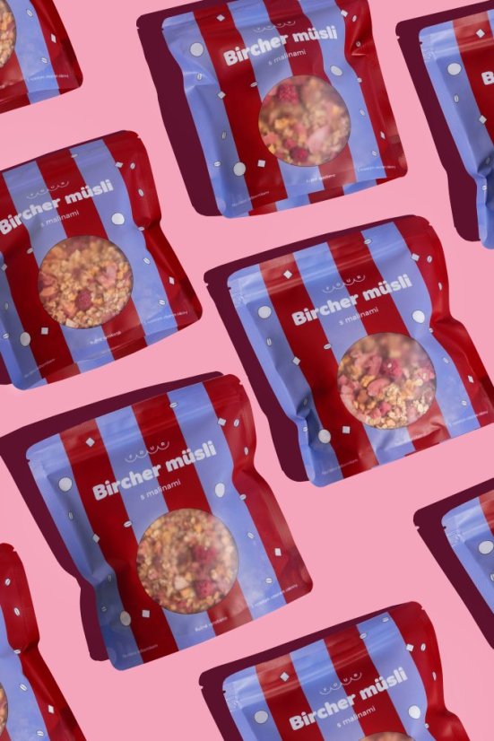 Bircher müsli s malinami – bezlepkové müsli s lyofilizovanými malinami