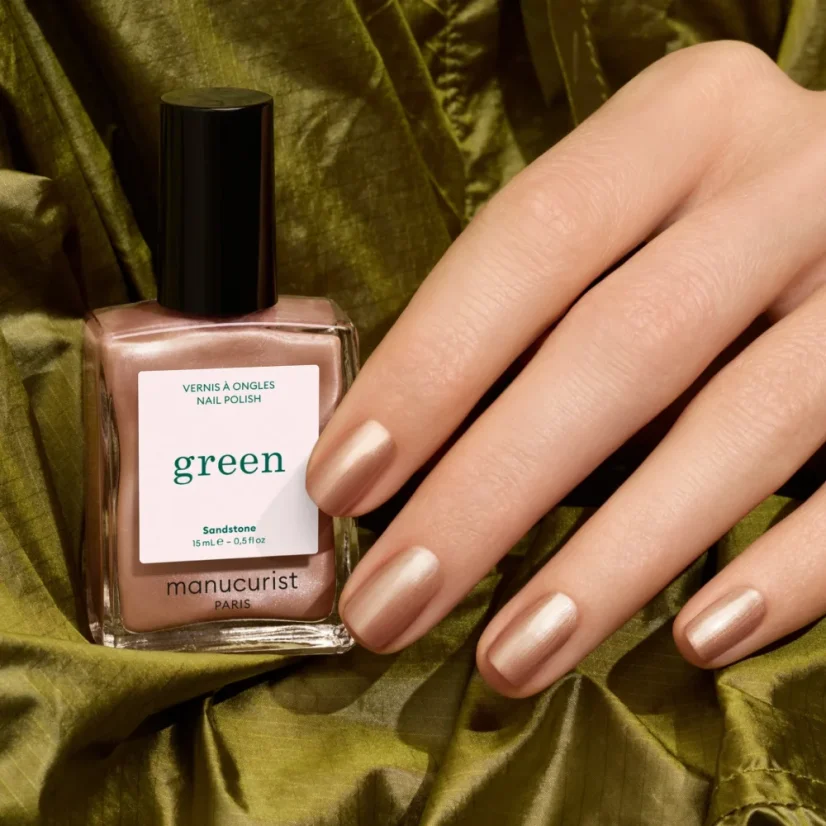 Green Sandstone – třpytivý lak na nehty v růžově pískovém tónu, 15 ml