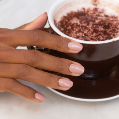 Green lak Shell Beige – přírodní béžovo-růžový lak na nehty 15 ml