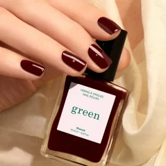 Green Grenat – lak na nehty v granátově červeném odstínu, 15 ml