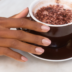 Green lak Shell Beige – přírodní béžovo-růžový lak na nehty 15 ml