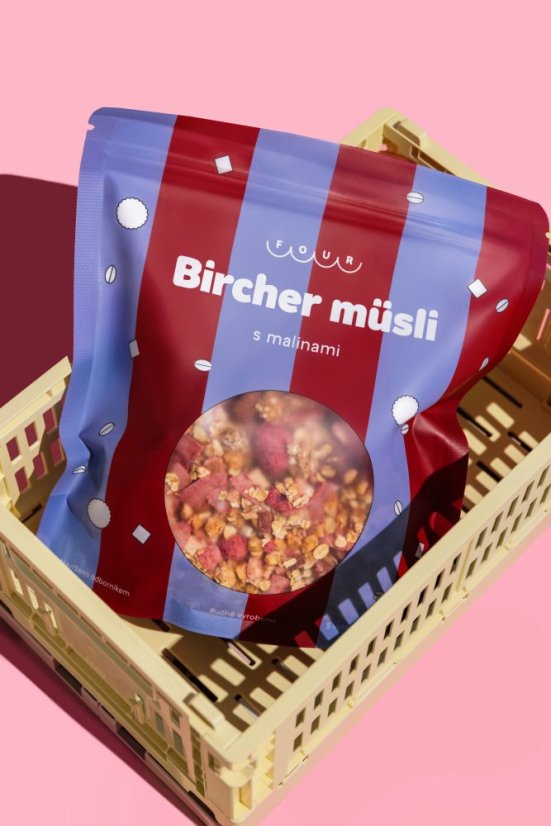 Bircher müsli s malinami – bezlepkové müsli s lyofilizovanými malinami
